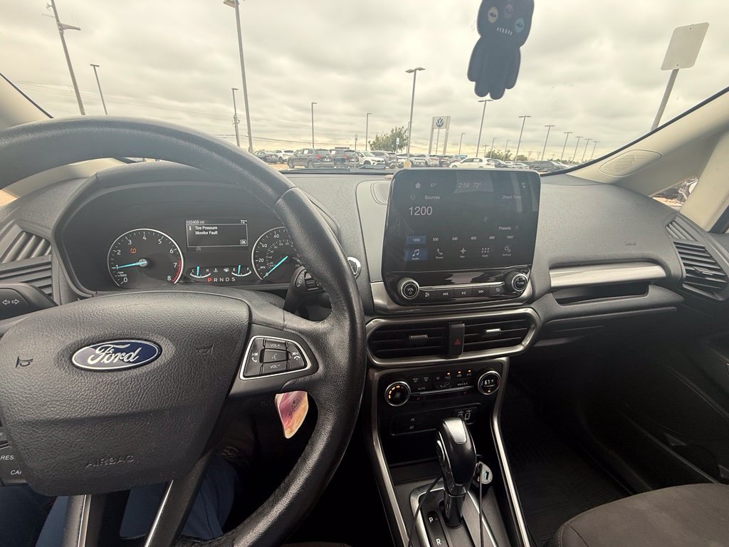 Used 2018 Diamond White Ford SE image 12