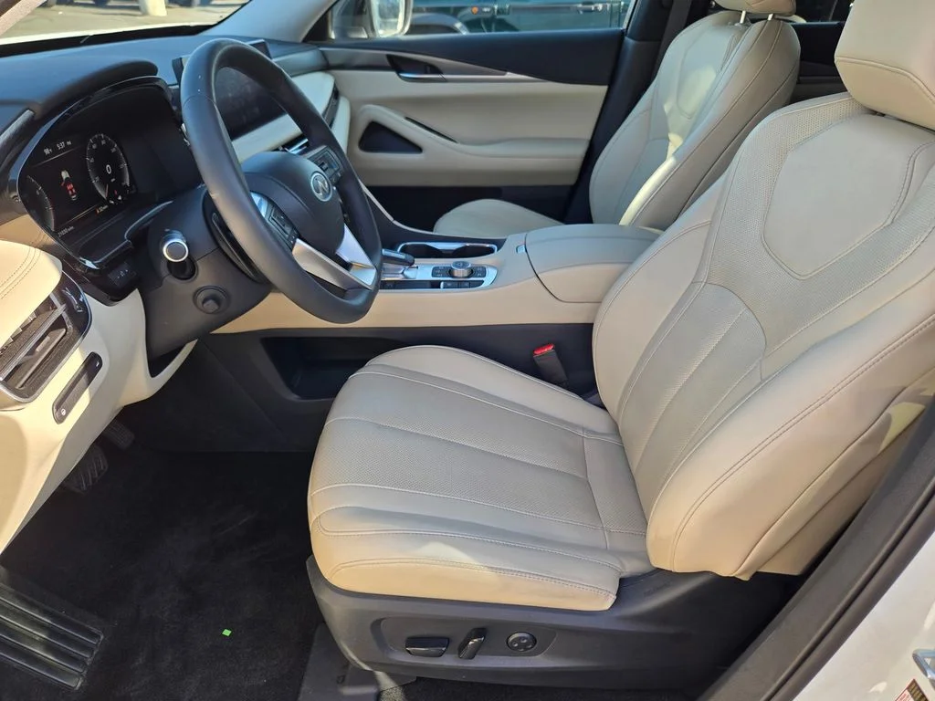 Used 2023 Majestic INFINITI LUXE image 16
