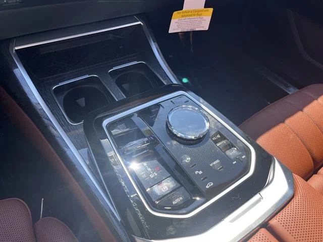 New 2026 Mineral White Metallic BMW 750e xDrive image 13
