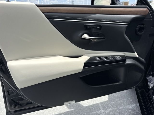Certified Used 2024 OBSIDIAN Lexus 300h image 13