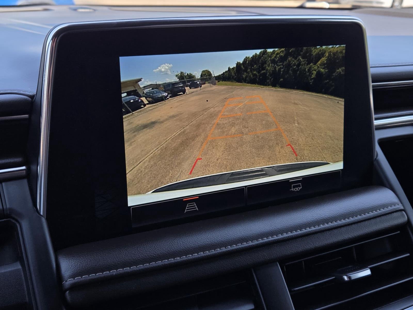 Used 2023 Summit White GMC SLE image 26