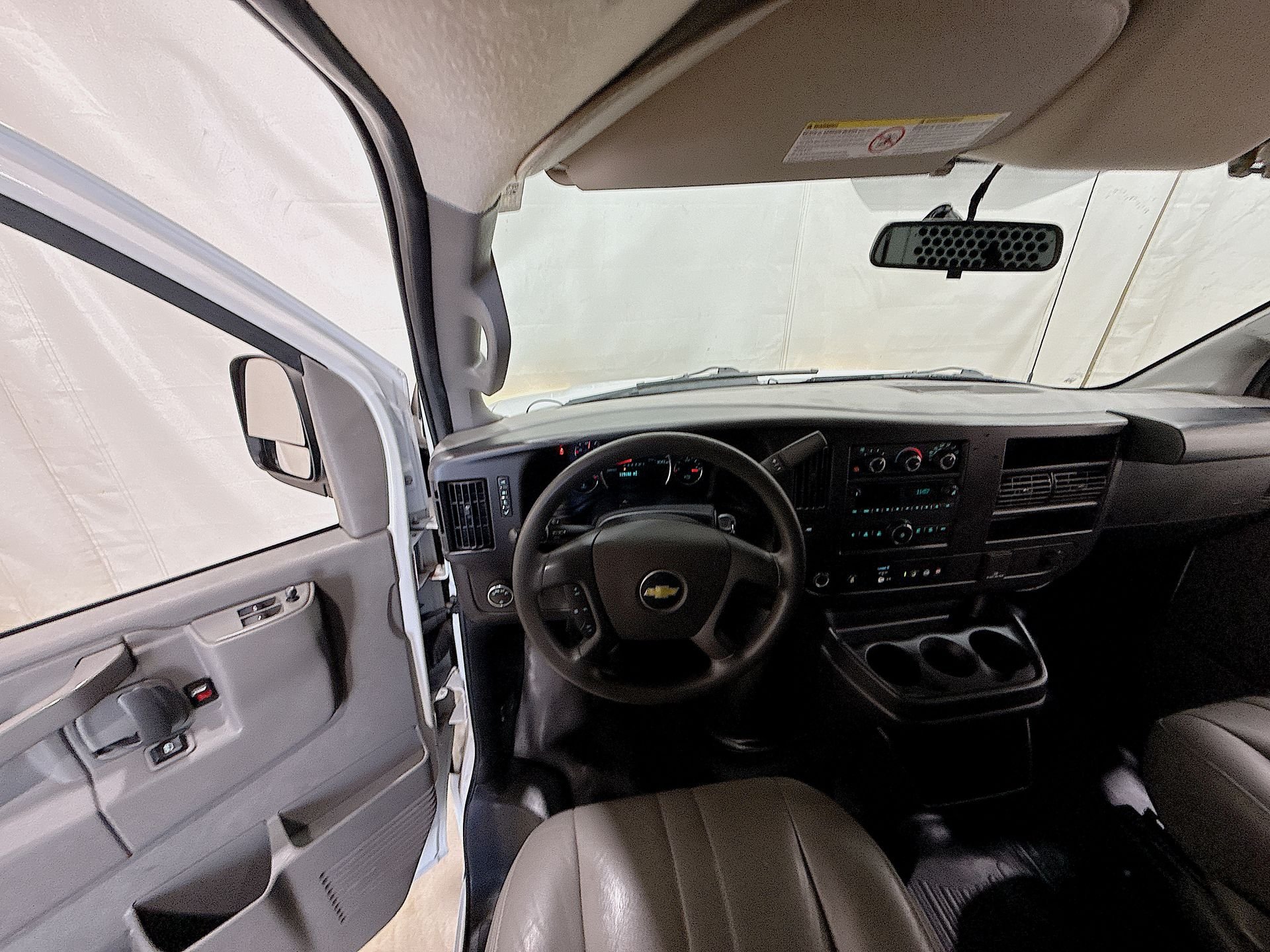 2022 Chevrolet Express Cargo Work Van - Photo 18