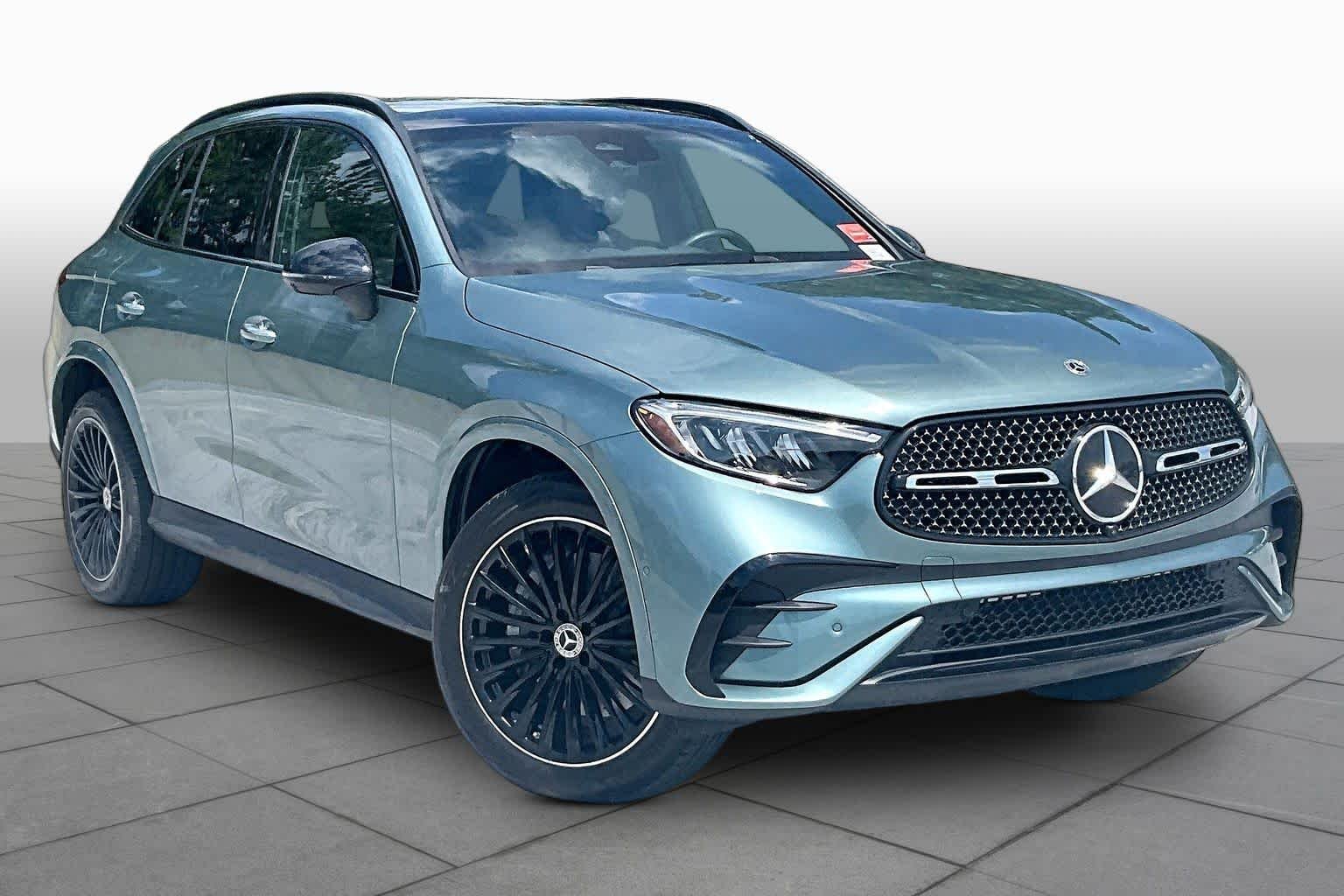 Used 2026 Verde Silver Metallic Mercedes-Benz GLC 300 image 3