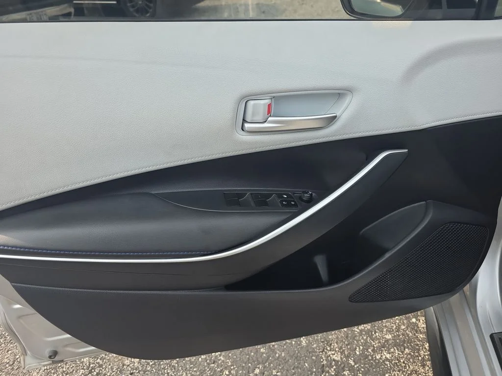 Used 2020 Classic Silver Metallic Toyota SE image 12