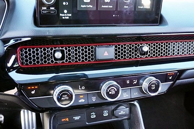 Used 2025  Honda Base image 27