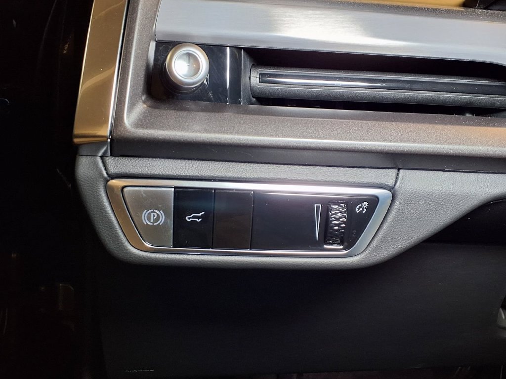 2027 Cadillac VISTIQ Sport - Photo 17
