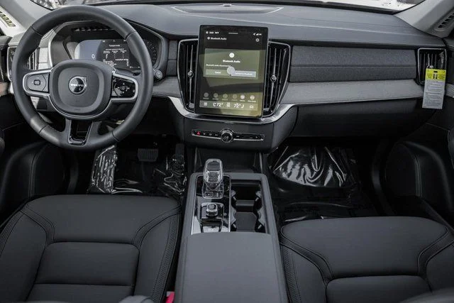 2026 Volvo XC90 Plus - Photo 19