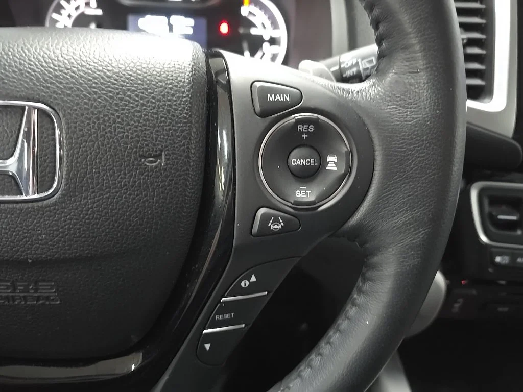 Used 2018 Steel Sapphire Metallic Honda Touring image 21