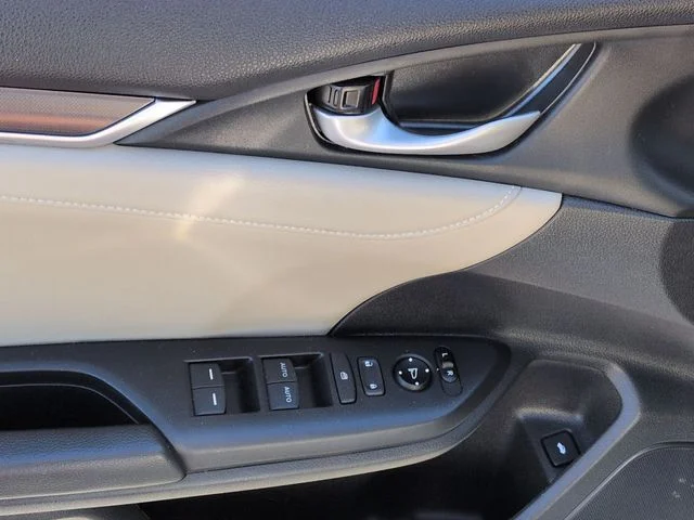 Used 2020 White Honda EX-L image 13