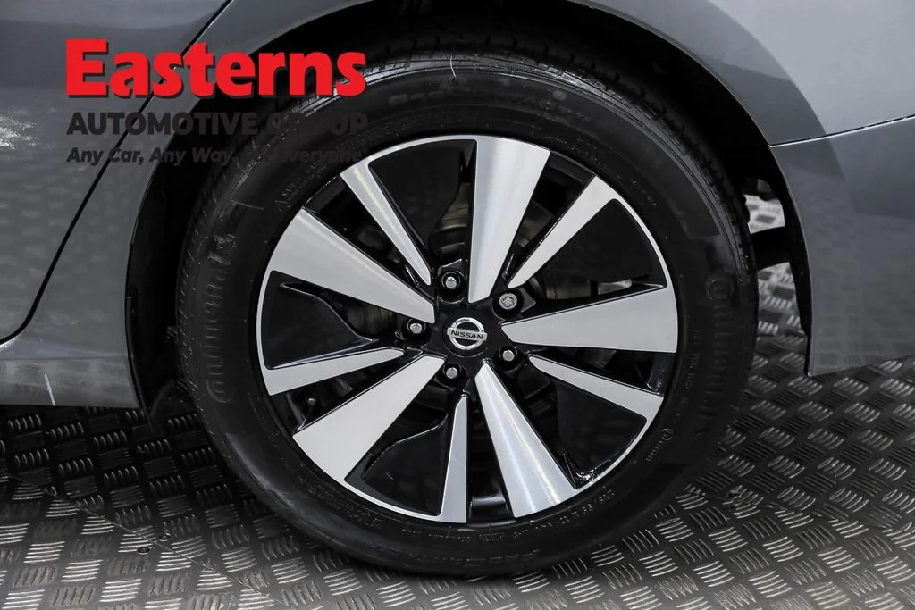 Used 2022 Gray Nissan 2.5 SV image 29