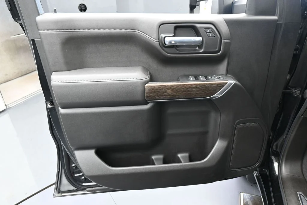 Used 2021 Black Chevrolet LT image 13