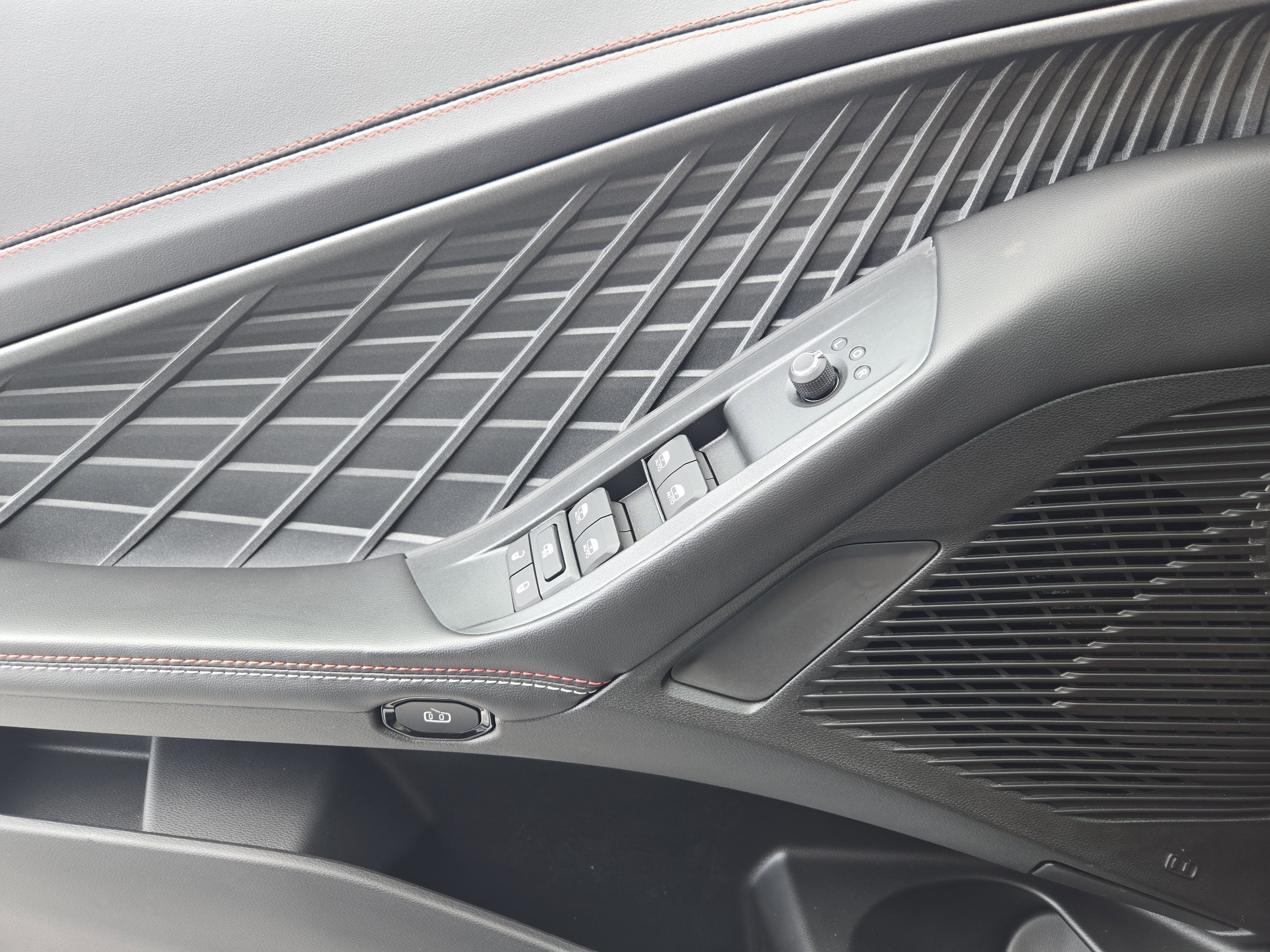 New 2026 White Knuckle Exterior Paint Dodge R/T image 17