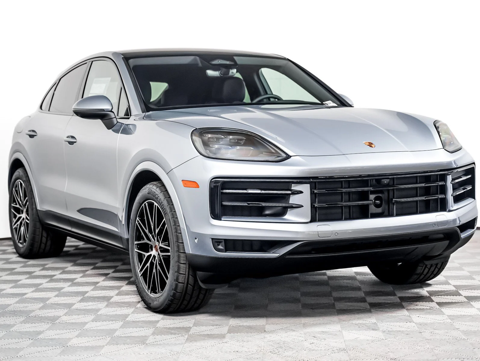 New 2026 DOLOMITE SILVER Porsche Coupe image 8