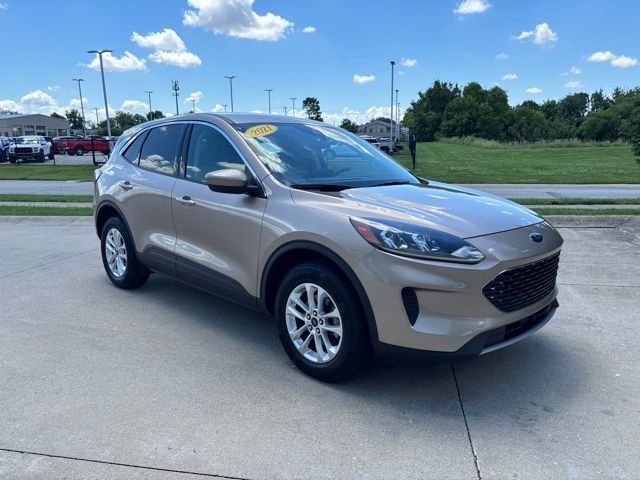 Used 2021 Gold Ford SE image 32