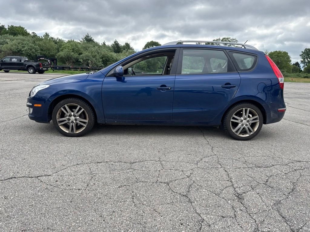 Used 2012  Hyundai SE image 2