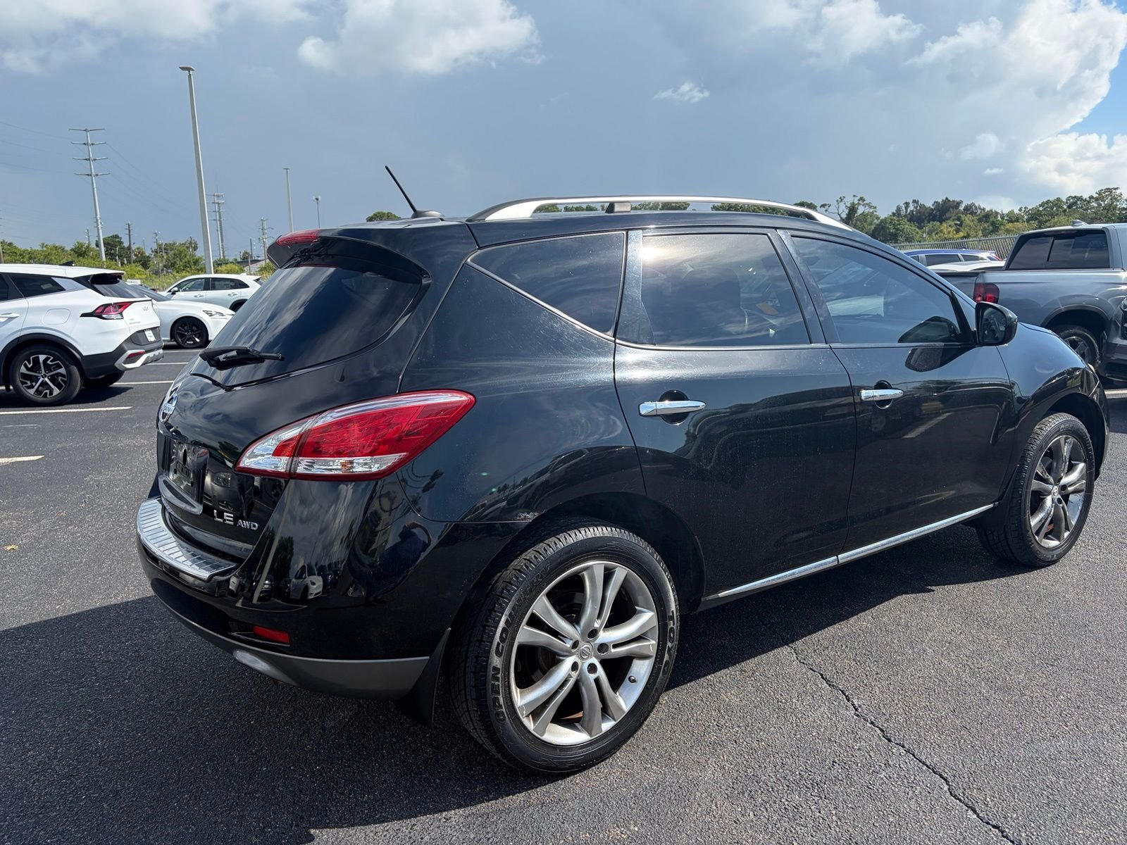 Used 2011 Black Nissan LE image 7