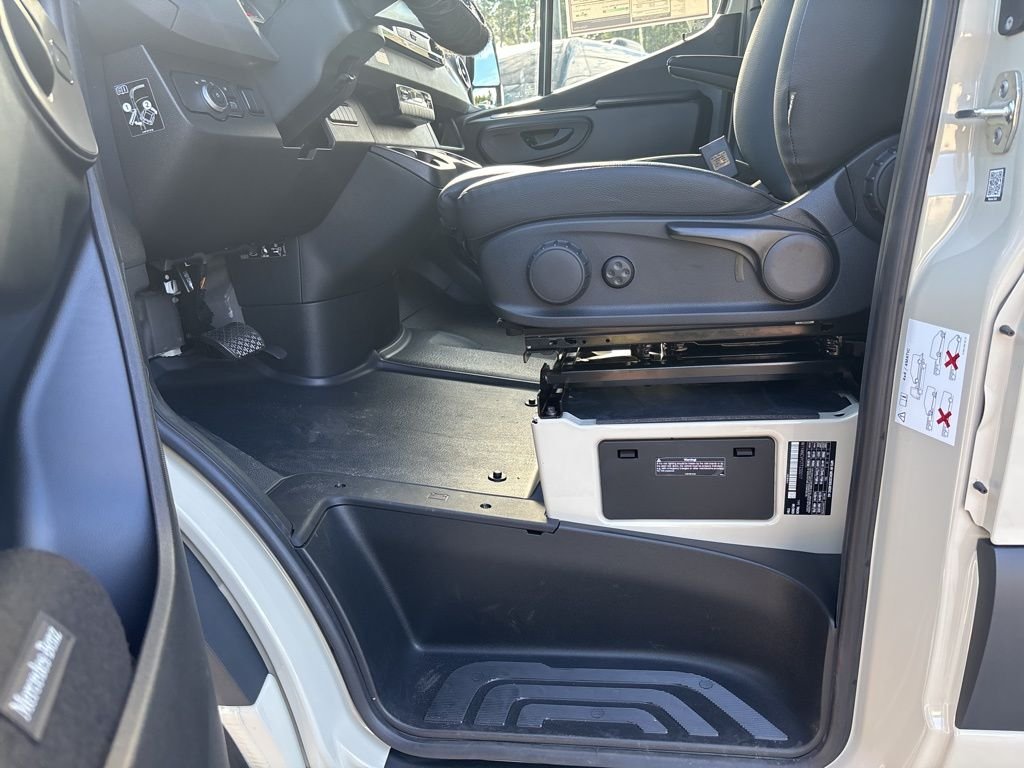 New 2026 White Mercedes-Benz AWD Cargo image 37