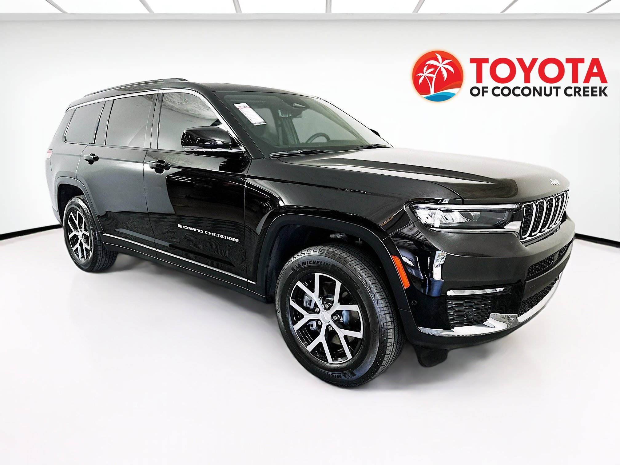2025 Jeep Grand thumbnail 3