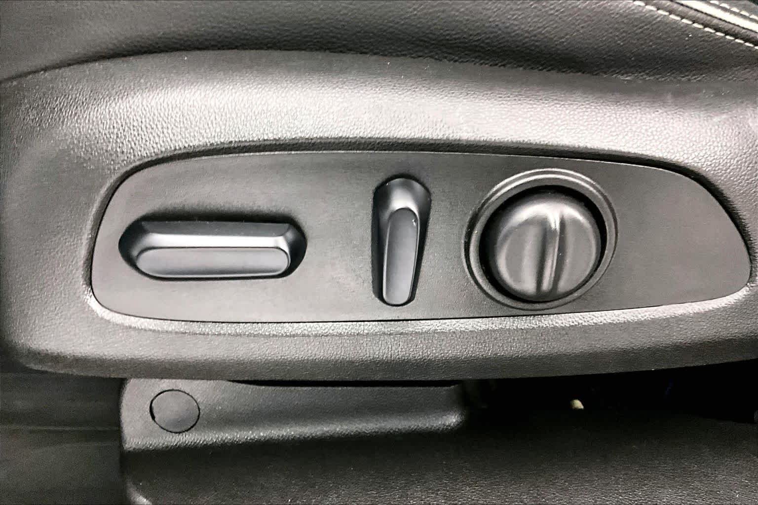 Used 2019 Quicksilver Metallic GMC Denali image 30