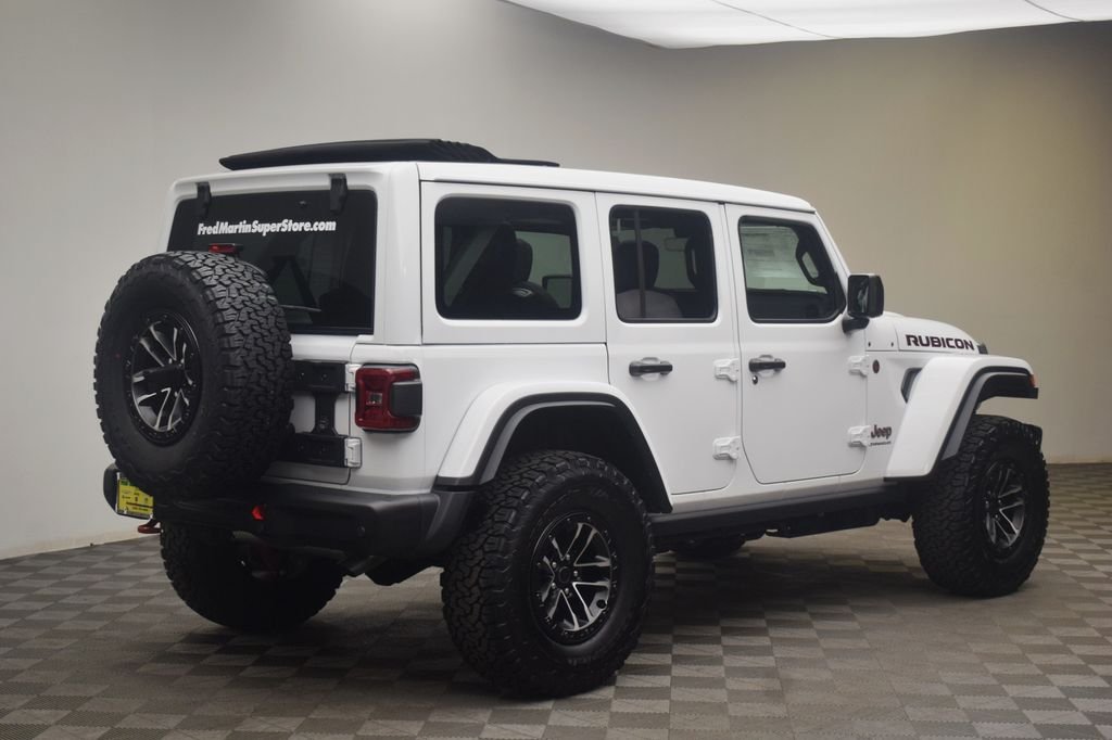 New 2026 Bright White Clear-Coat Exterior Paint Jeep Rubicon X image 7