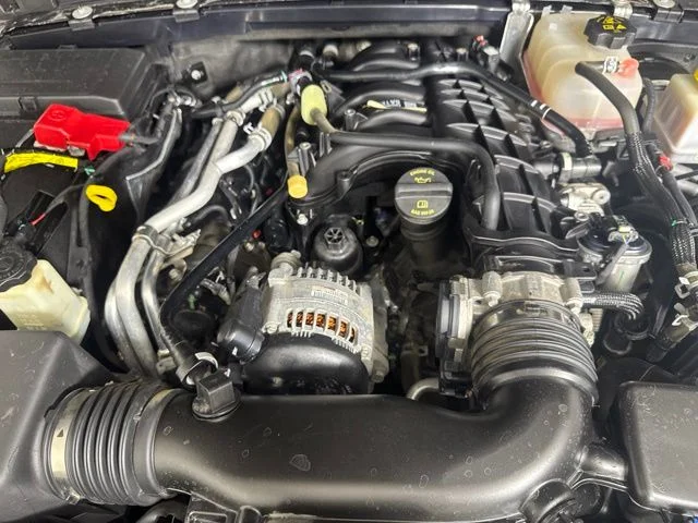 Used 2023 Crystal Metallic Jeep Rubicon image 9