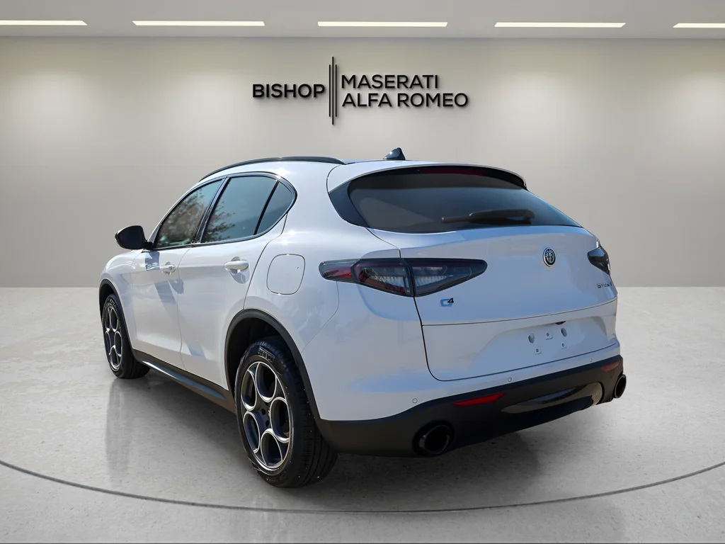 New 2025 White Alfa Romeo Base image 5