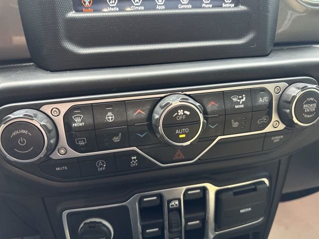 Used 2021 White Jeep Unlimited Sahara image 20