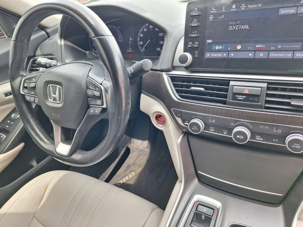 Used 2022  Honda EX-L image 32