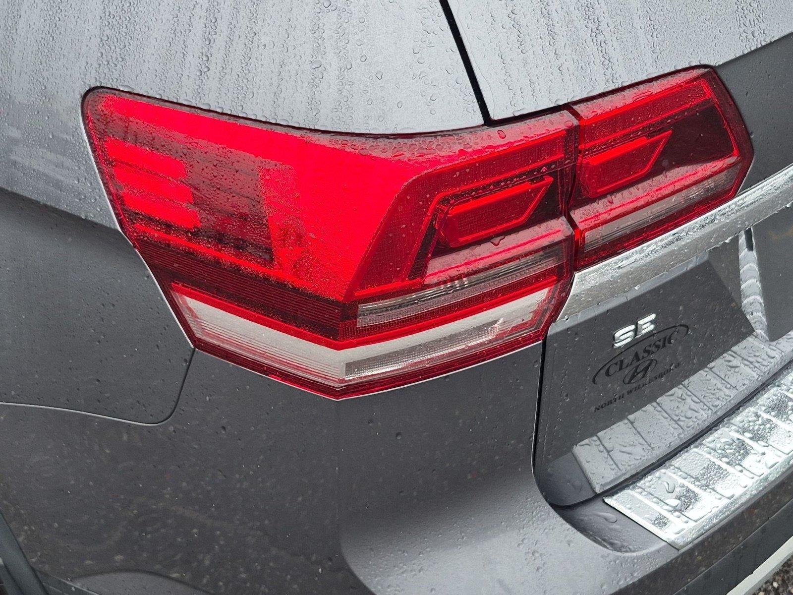 Used 2018 Platinum Gray Metallic Volkswagen 3.6L V6 SE w/Technology image 12