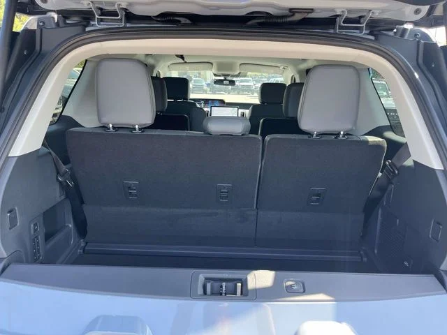 New 2027 Glacier Gray Metallic Tri-Coat Ford Active image 8