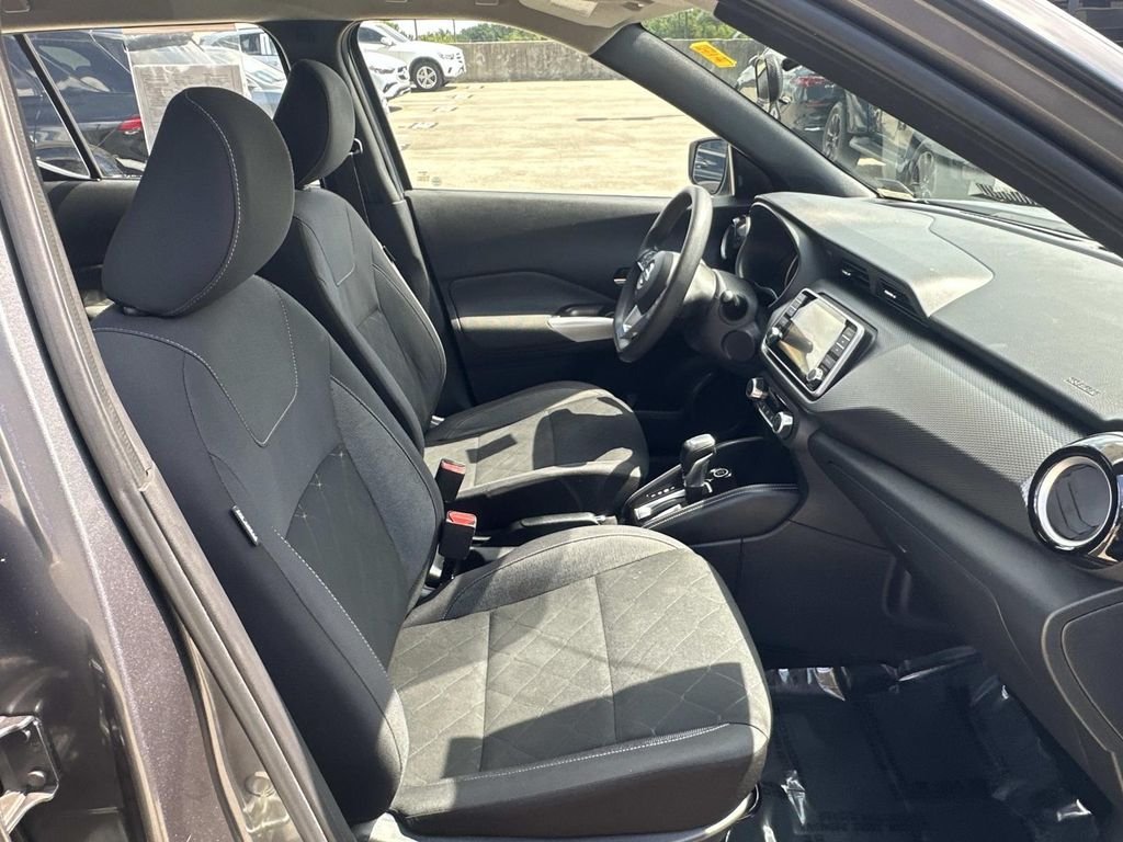 Used 2019 Gun Metallic Nissan SV image 8