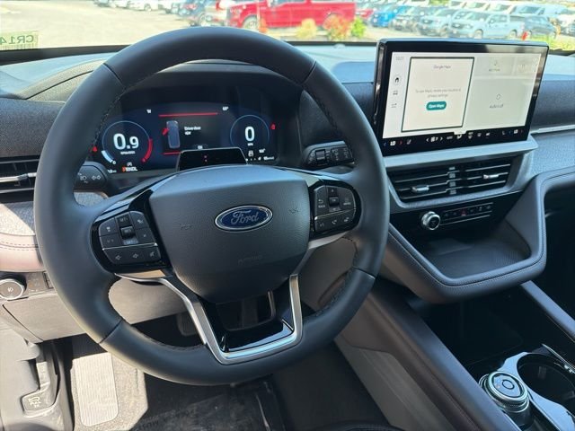 New 2026 Star White Metallic Tri-Coat Ford Platinum™ image 16