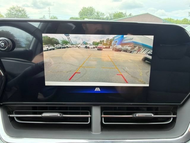 Used 2026 Summit White Chevrolet LT image 27