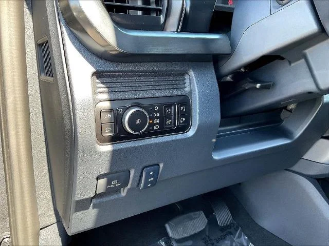 New 2027 Carbonized Gray Metallic Ford F-250® Lariat® image 73