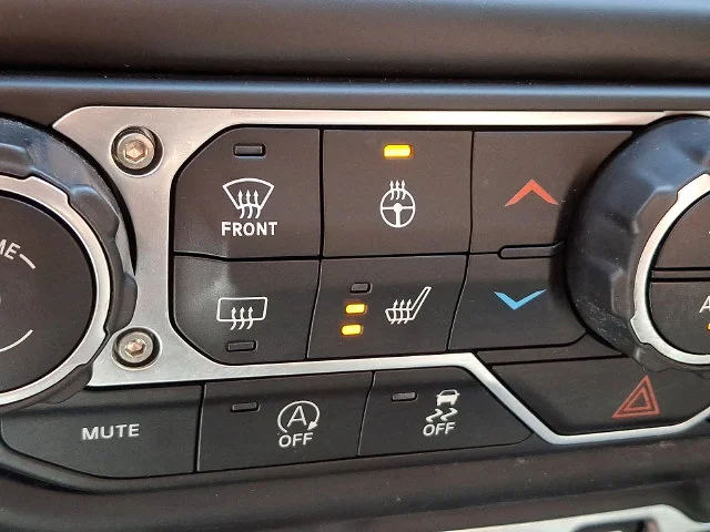 Used 2022 Black Jeep Sport image 26
