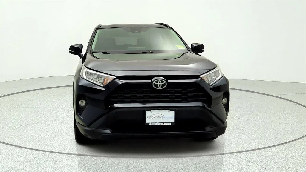 Used 2019 Midnight Black Metallic Toyota XLE AWD image 2