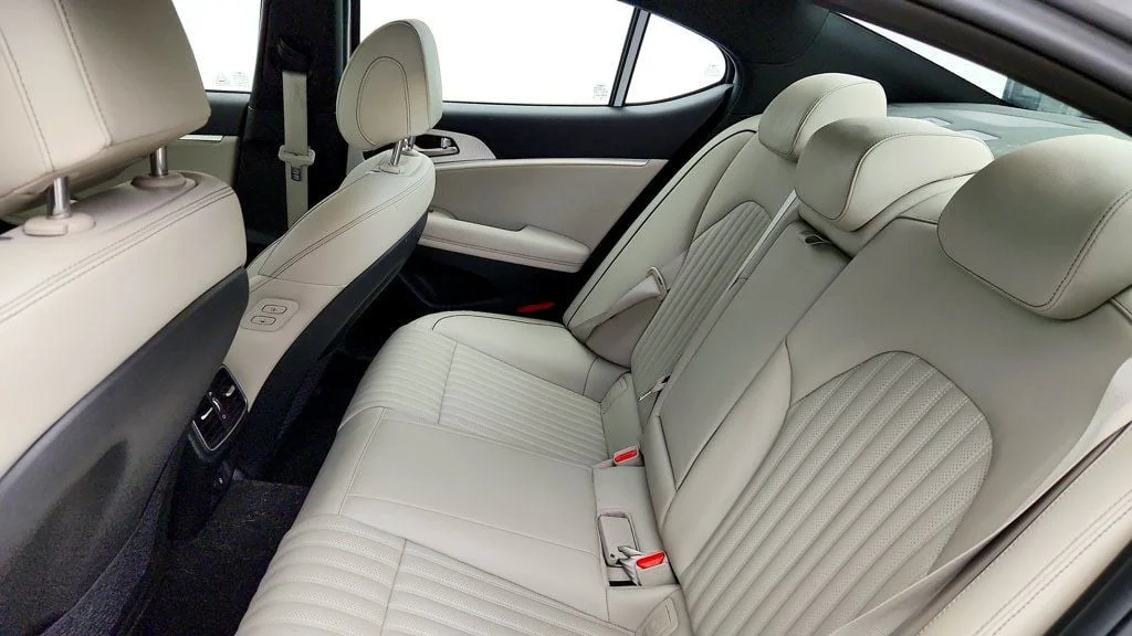 Used 2022 Savile Silver Genesis 3.3T AWD image 19
