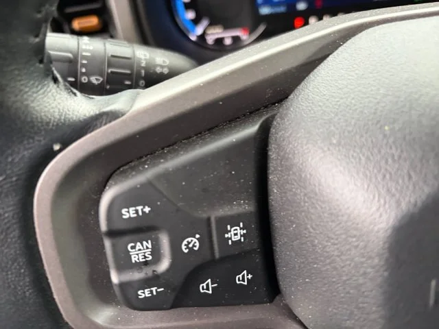 Used 2023 Green Ford  image 27