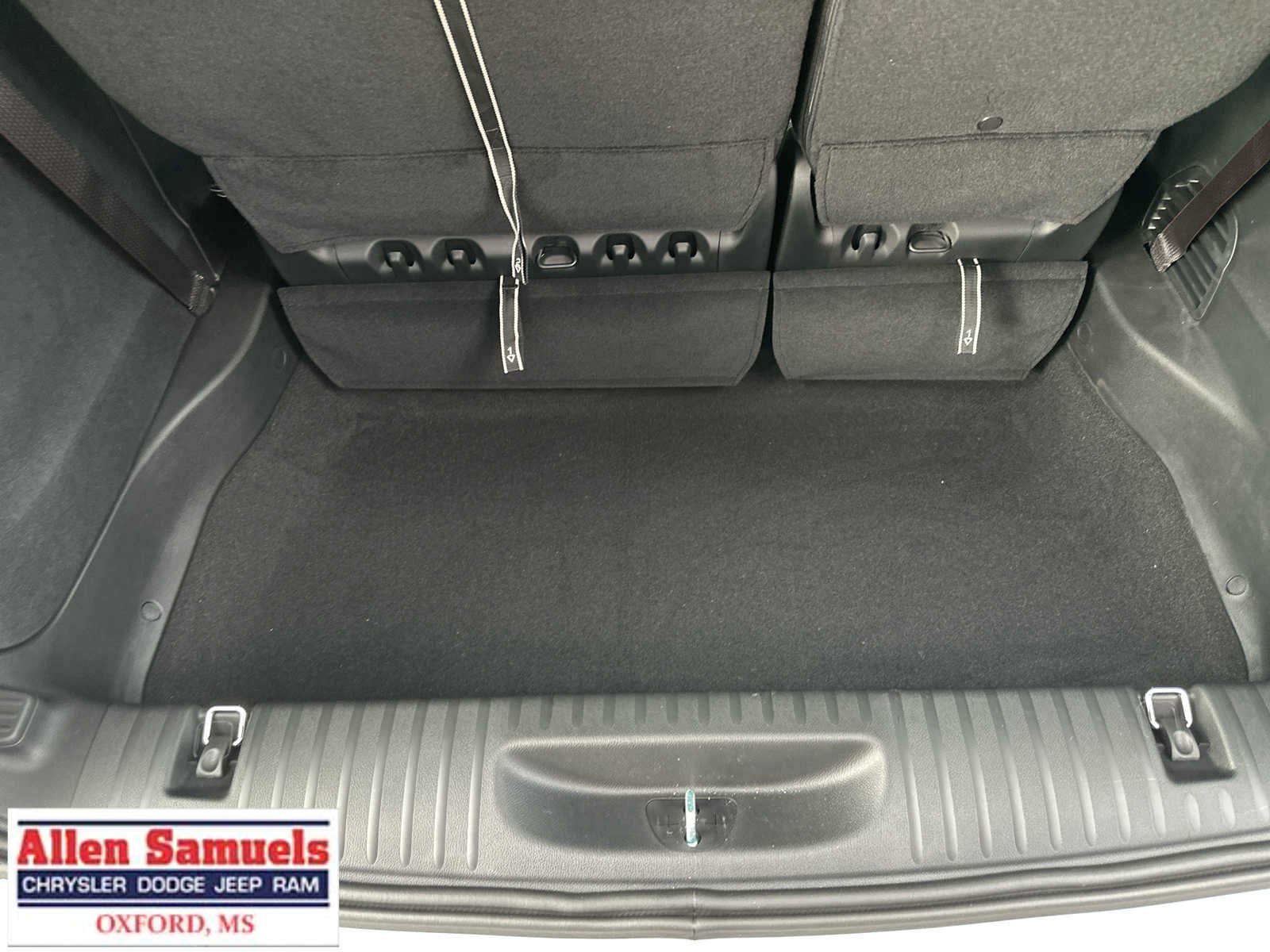 2026 Chrysler Pacifica Select - Photo 31