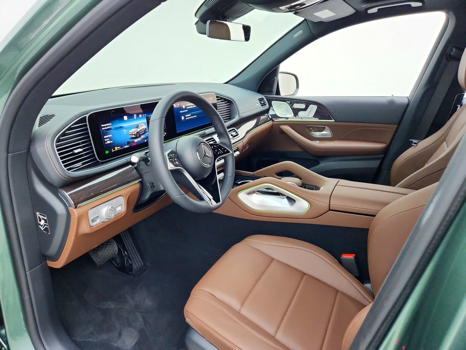 New 2026 MANUFAKTUR Ireland Mid Green Metallic Mercedes-Benz GLE 450 4MATIC® SUV image 37