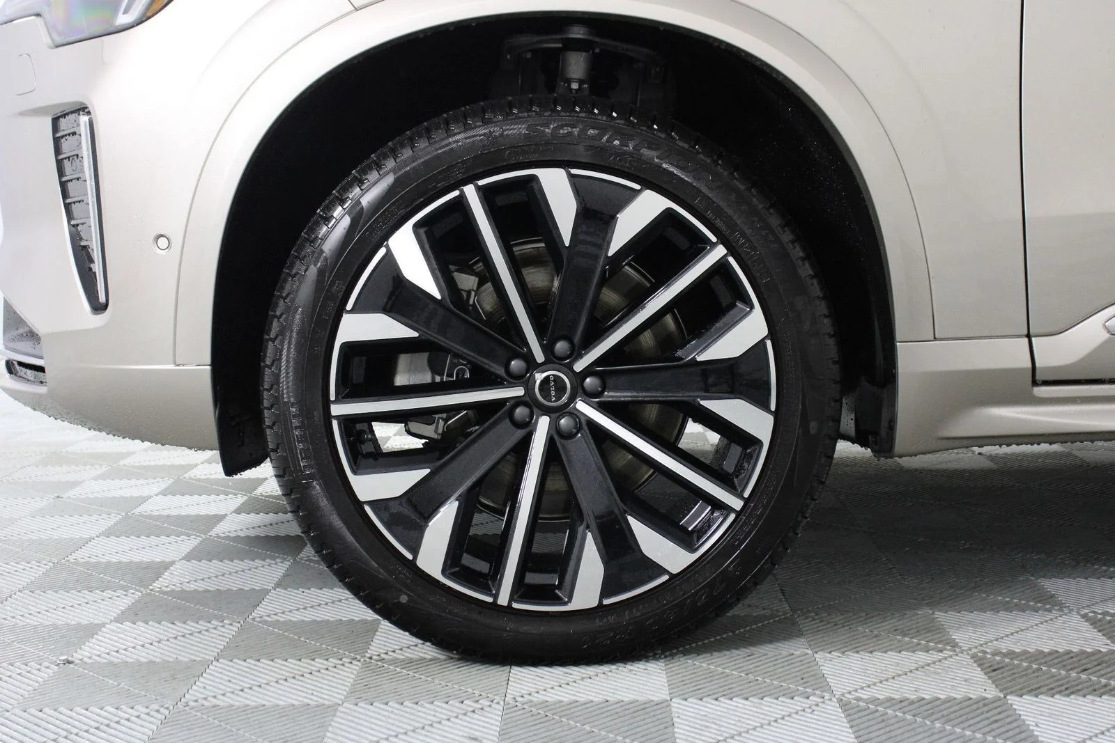 New 2026  Volvo T8 Plus image 13
