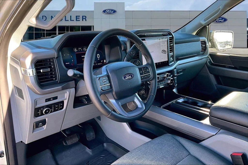 2025 Ford F-150 XLT - Photo 8