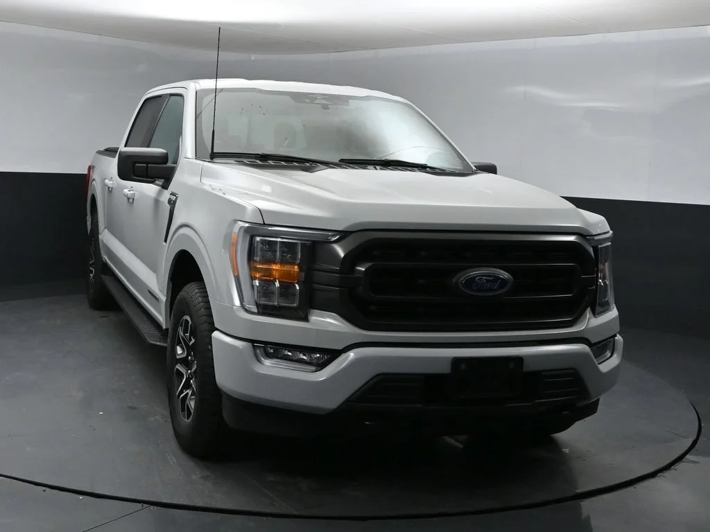 Certified Used 2023 Avalanche Ford XLT image 6