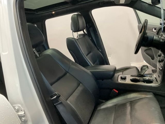 Used 2019 Bright White Clearcoat Jeep High Altitude image 18