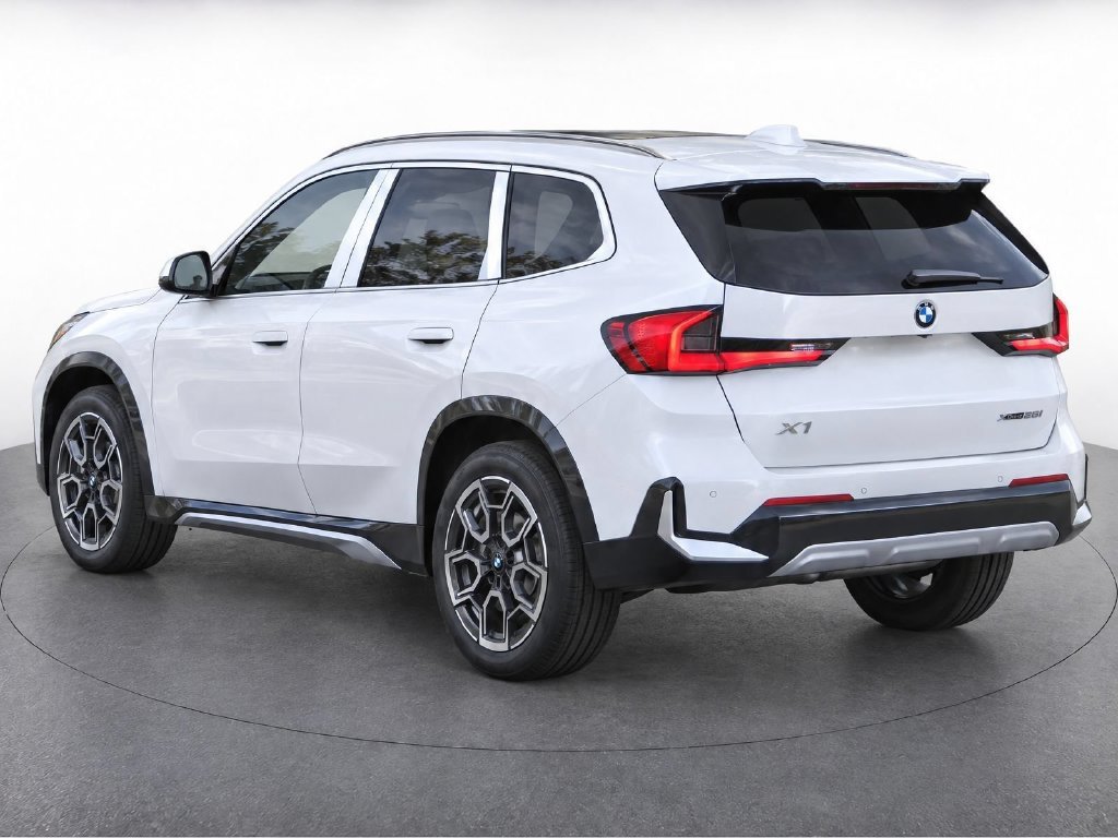 New 2027 Alpine White BMW xDrive28i image 4