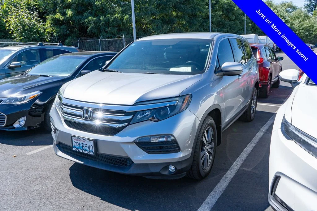 Certified Used 2017 Lunar Silver Metallic Honda EX image 1