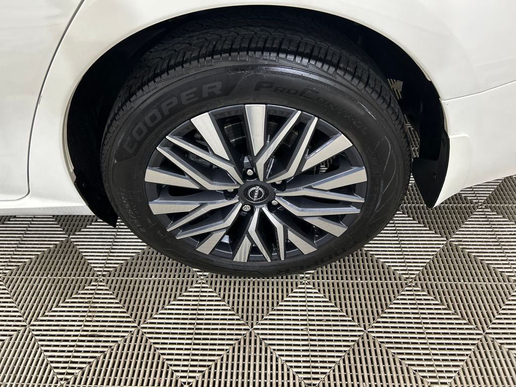 Used 2024 White Nissan 2.5 SV image 10