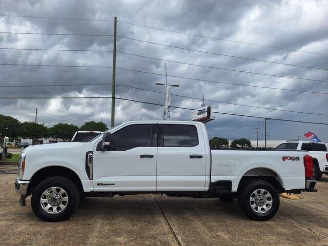 Used 2024 Oxford White Ford XLT image 2
