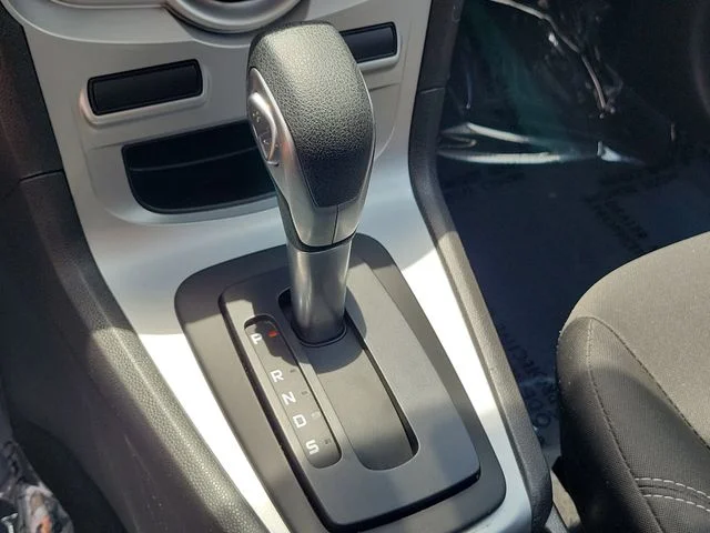 Used 2019 Ingot Silver Ford SE image 28