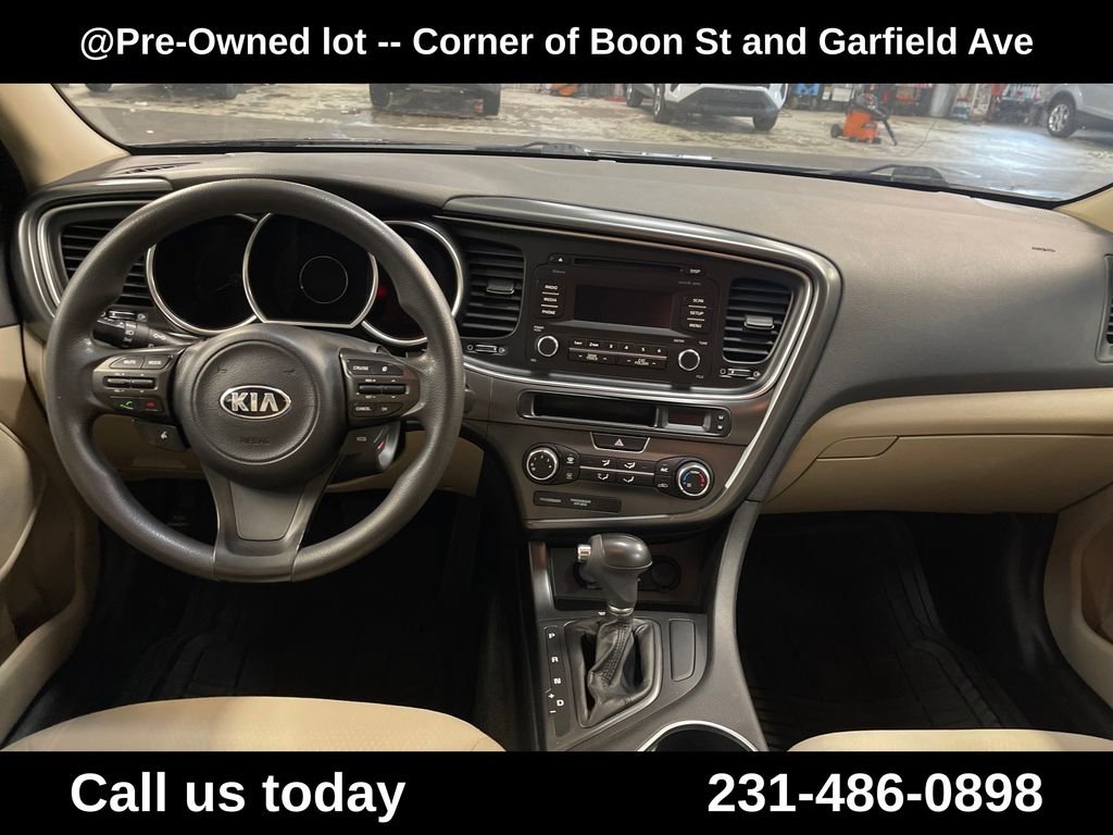 Used 2014 Red Kia LX image 18